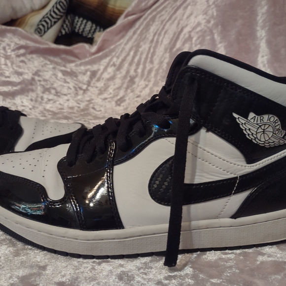 NIKE AIR JORDANS sz11 - Picture 9 of 12